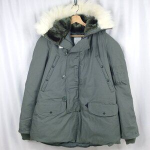 USAF N-3B Parka Extreme Cold Weather Coat Size Medium Flight Jacket Military Fur